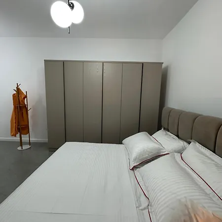 Erid Lejlighed Golem (Tirana)